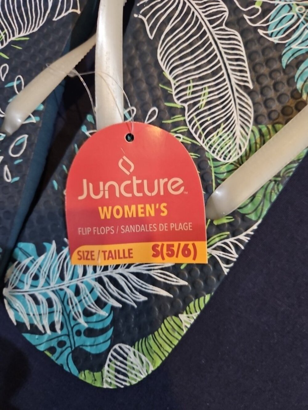 Women’s Juncture Flip Flops Small (5/6) New! - Picture 3 of 4